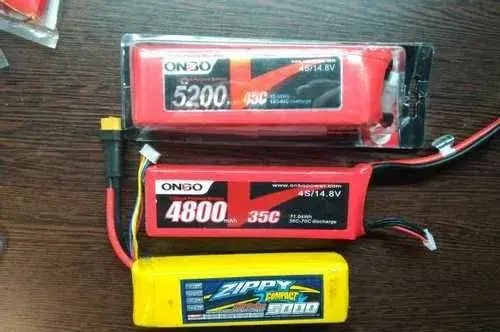 LiPo-аккумуляторы разной ёмкости для квадрокоптера