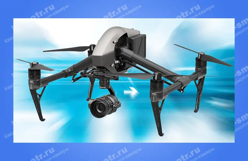 Квадрокоптер DJI Inspire 2 с камерой на подвесе на голубом фоне