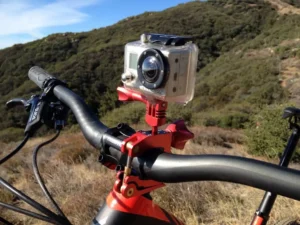 экшн камера на руле велосипеда