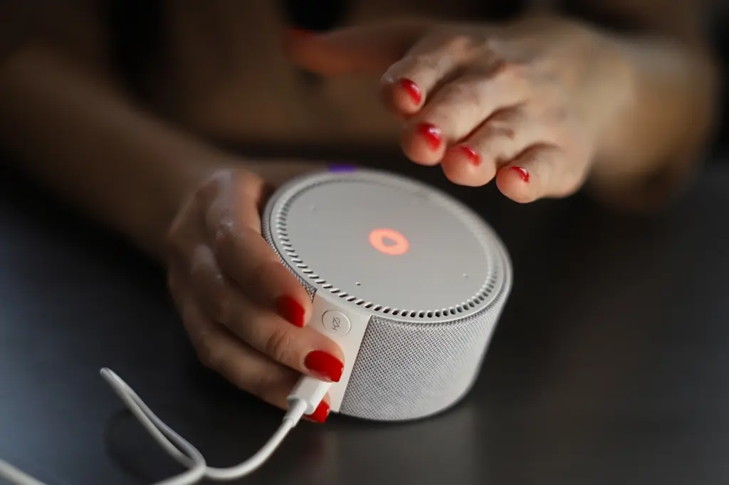 Что такое станция Алиса от Яндекса и для чего нужна?